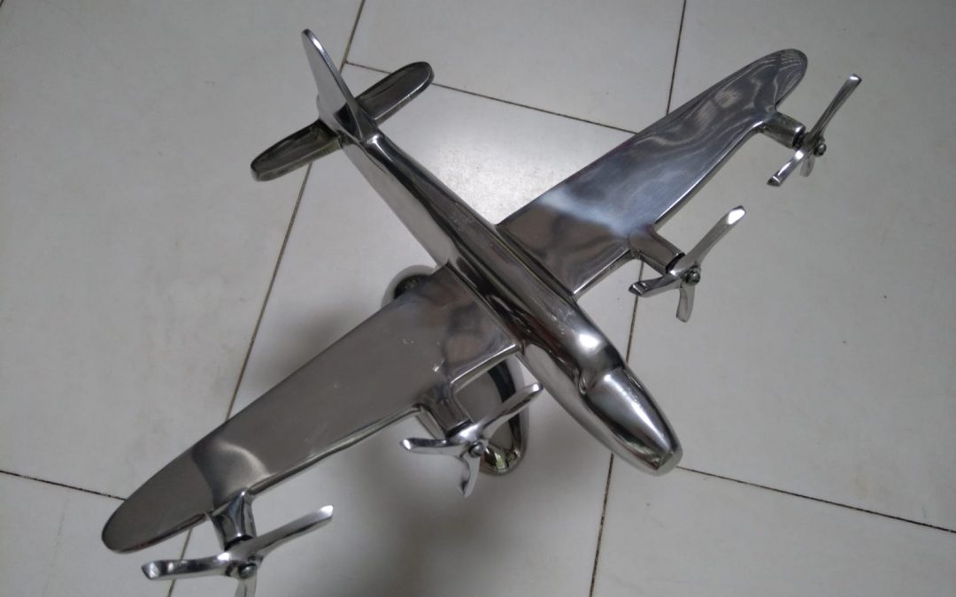 Flugzeugmodell aus Aluminium